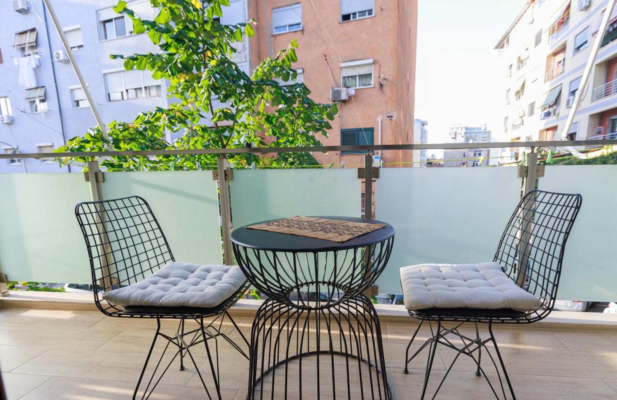 Syncron Apartments In The Center Of Tirana Exterior photo